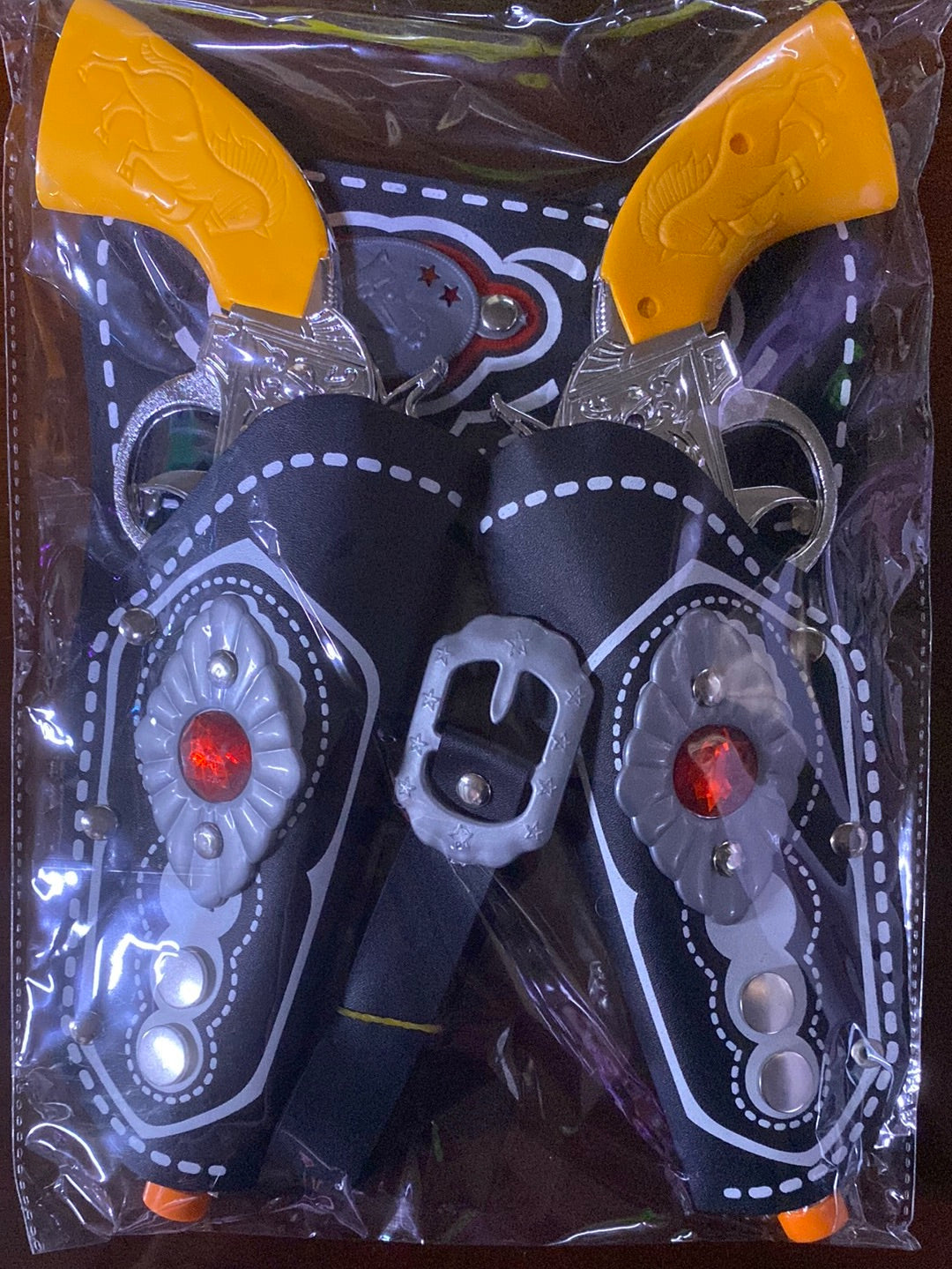 Western Cowboy Set - Twin Pistols with Embellished Holsters and Belt