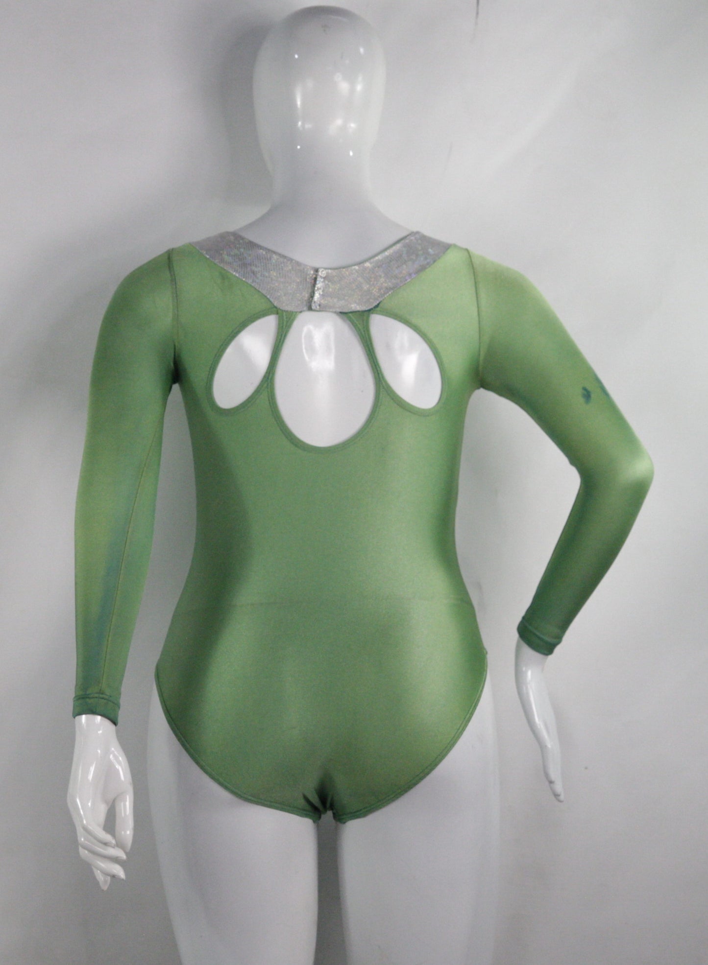 LONG SLEEVE GYM LEOTARD WITH THICK NECKLINE AND 3 HOLE BACK - SKU: G247