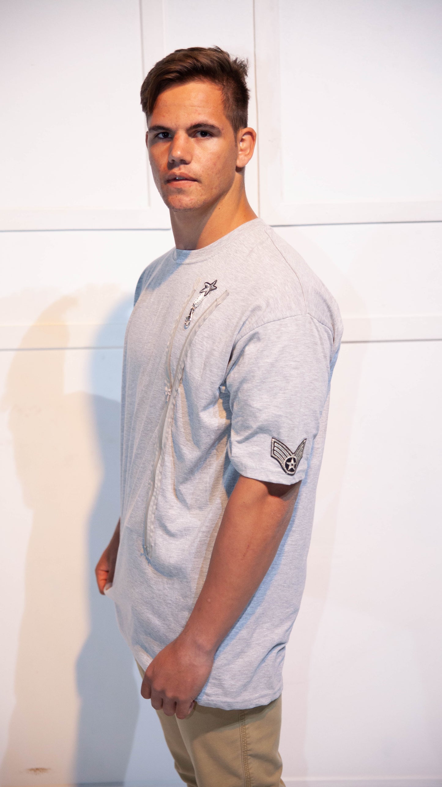 Mens T-Shirt - Stoompomp Grey with Zip