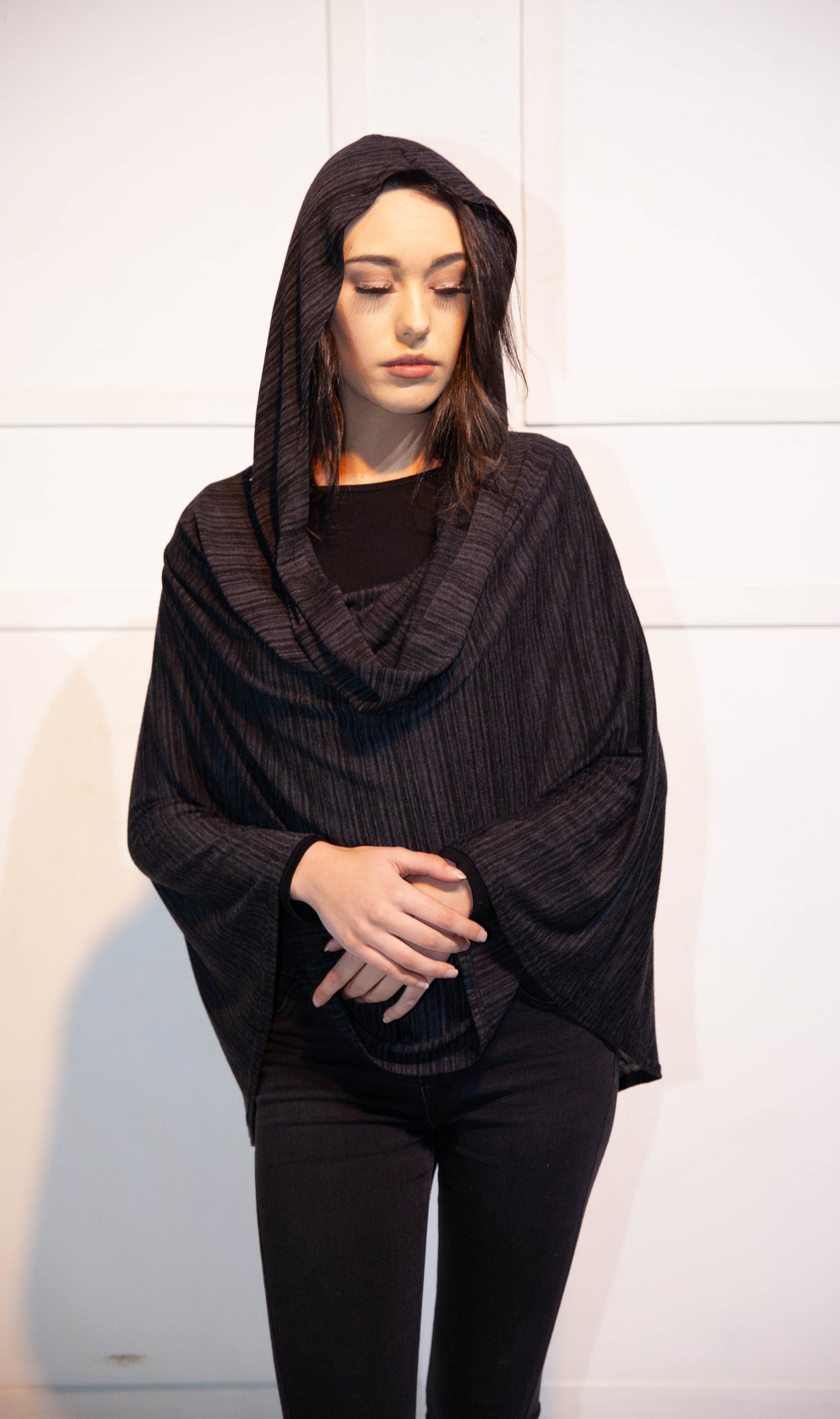 Poncho - Hooded Black Stoompomp