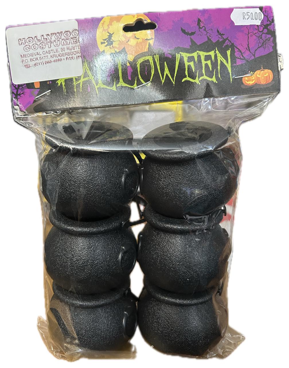 Small plastic cauldrons