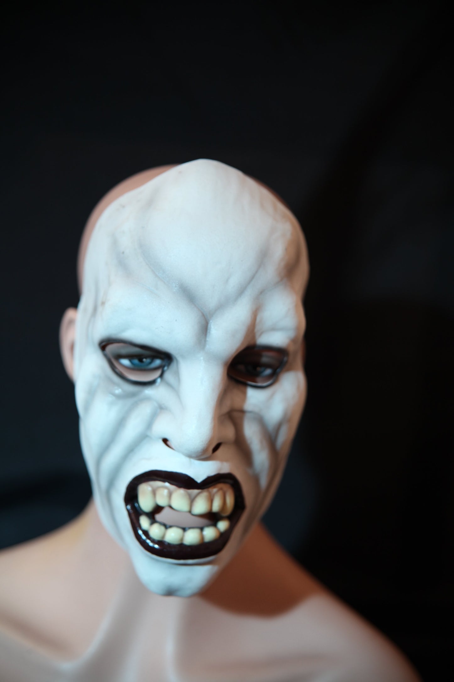 White Vampire Latex Mask (C39C)