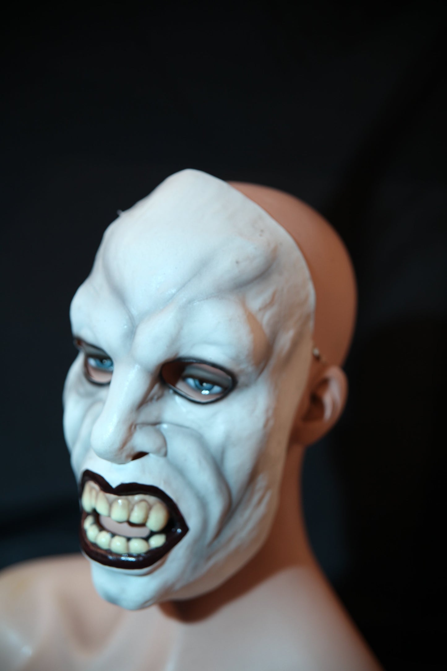 White Vampire Latex Mask (C39C)